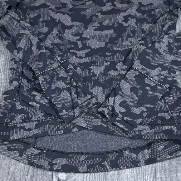 Lululemon Close to Crossing Long Sleeve Rulu [1641] - Picture 3 of 8